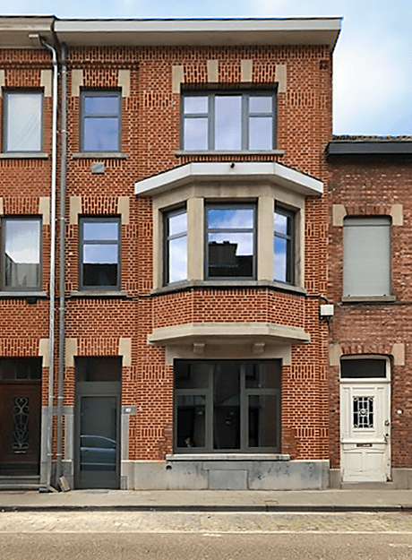 Foto van de facade van de modelwoning